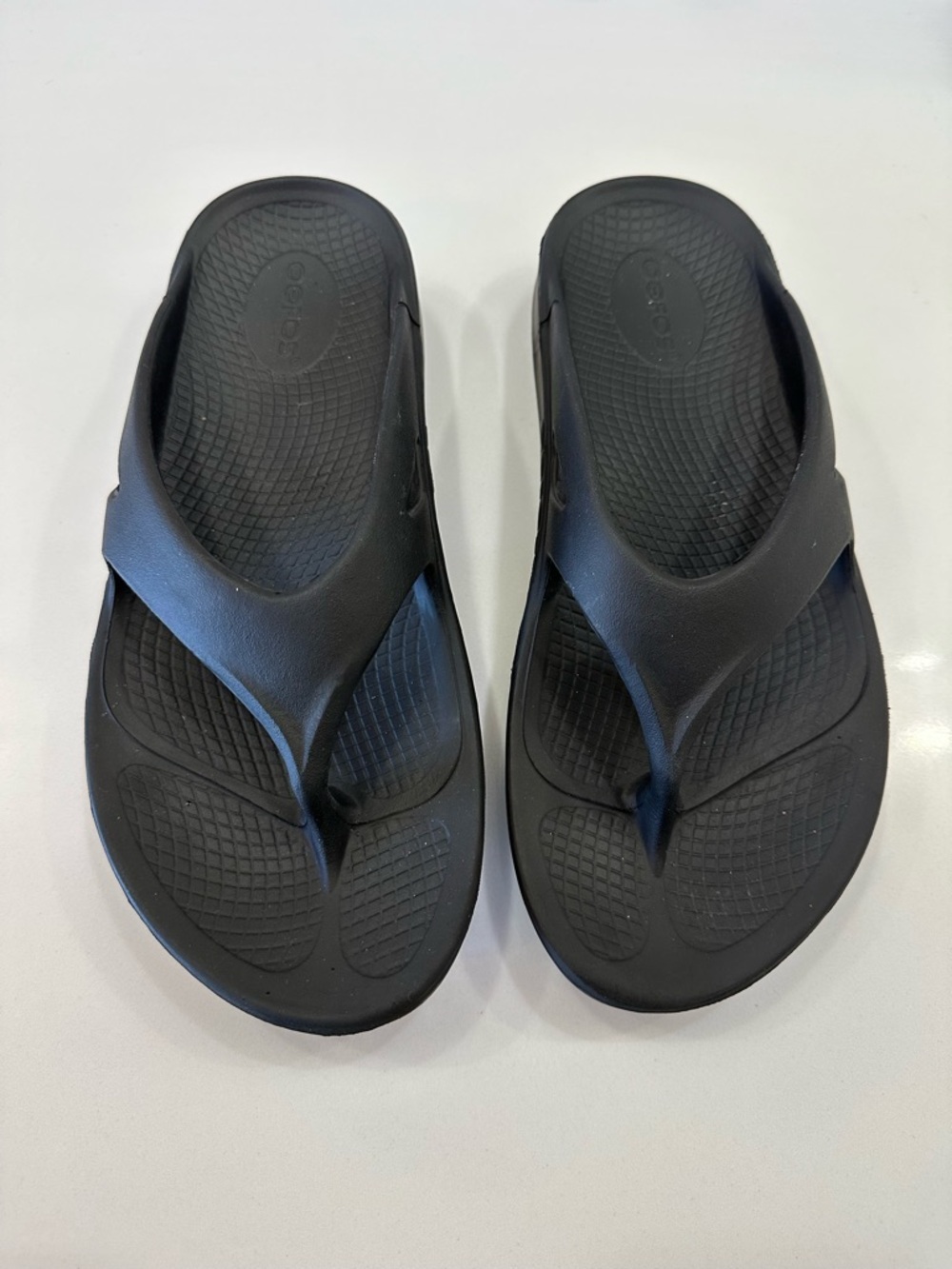 OOFOS Black Comfort Sport Recovery Flip Flops Unisex W6 M8 EU39